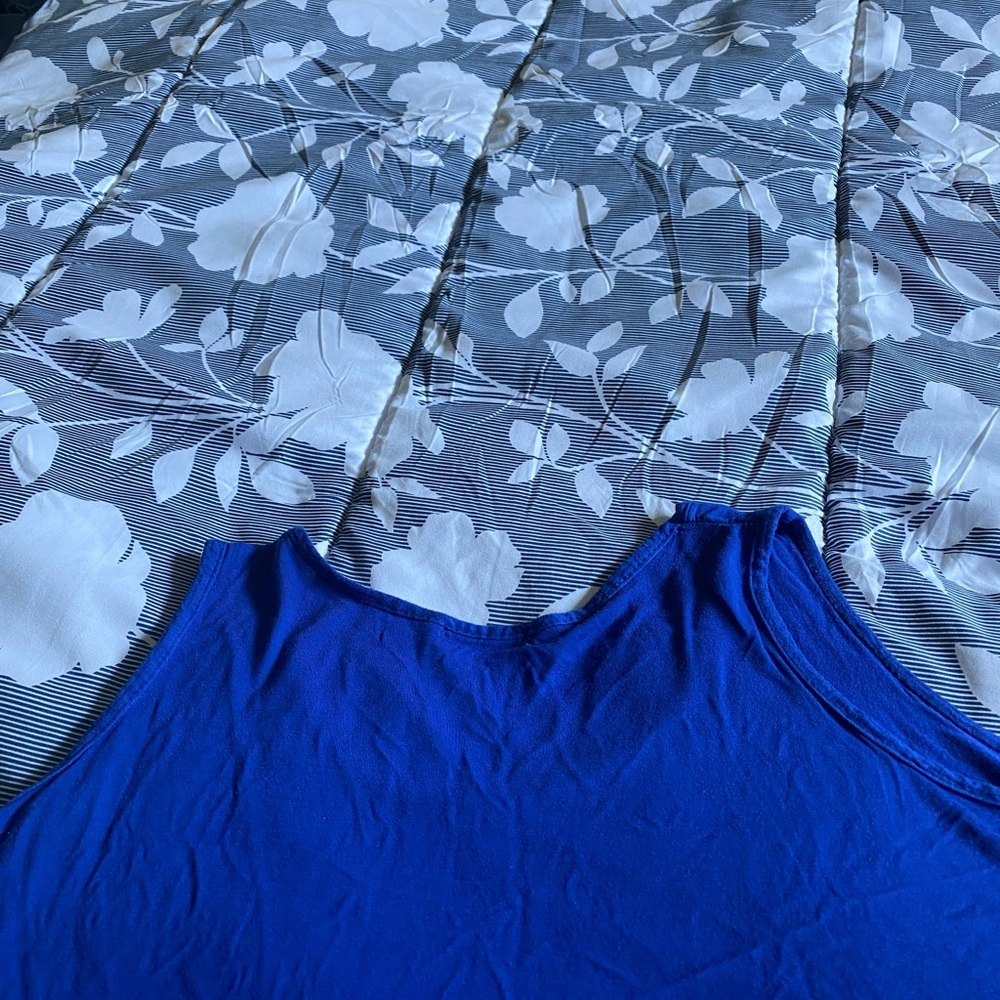 Hanging Blouse - Picture 5 of 8